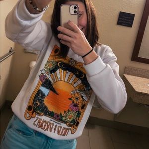 Beautiful sweatshirt from Amazon